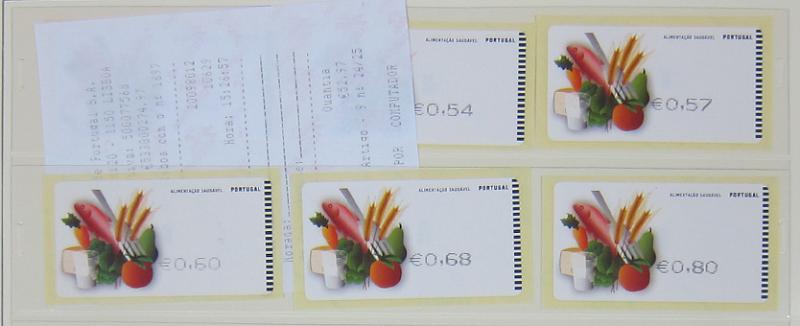 0265 (333).jpg -     Lote:    265      Colecção Especializada - Etiquetas      Lotes Especiais       Descrição:      1981/2010 &mdash; Etiquetas.   Coleção composta por 12 álbuns com etiquetas desde percursoras e Framas até 2010, com provas, erros, FDC's, etiquetas novas e usadas, sobrescritos circulados, variedades de impressão e papéis. Importante estudo. Lote a ver.        Lote ETQ       Valor Base:     &euro; 3000,00     Valor Venda:     &euro;      